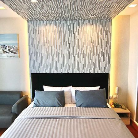 Luxurious Beachfront Pattaya Exterior photo