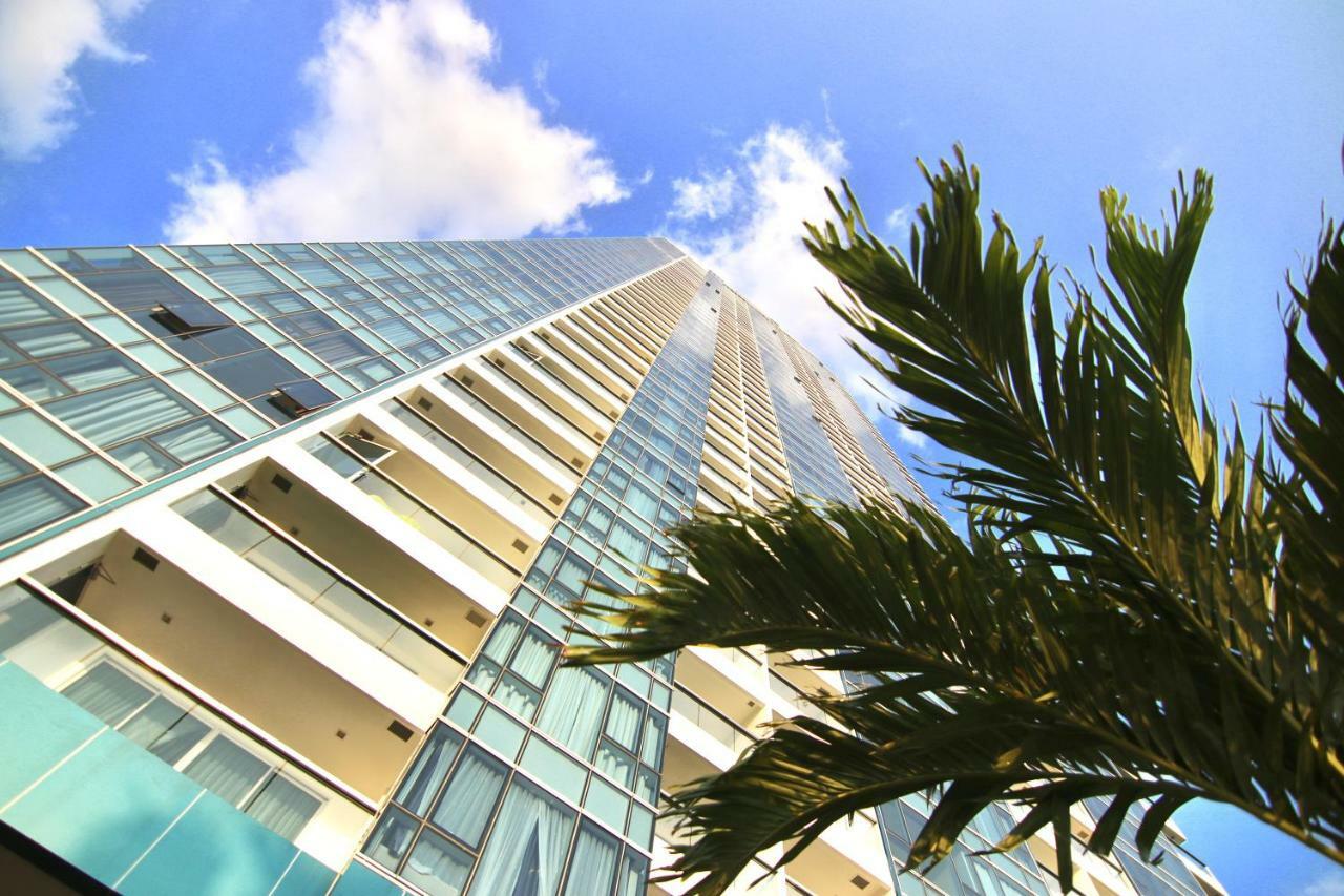 Luxurious Beachfront Pattaya Exterior photo