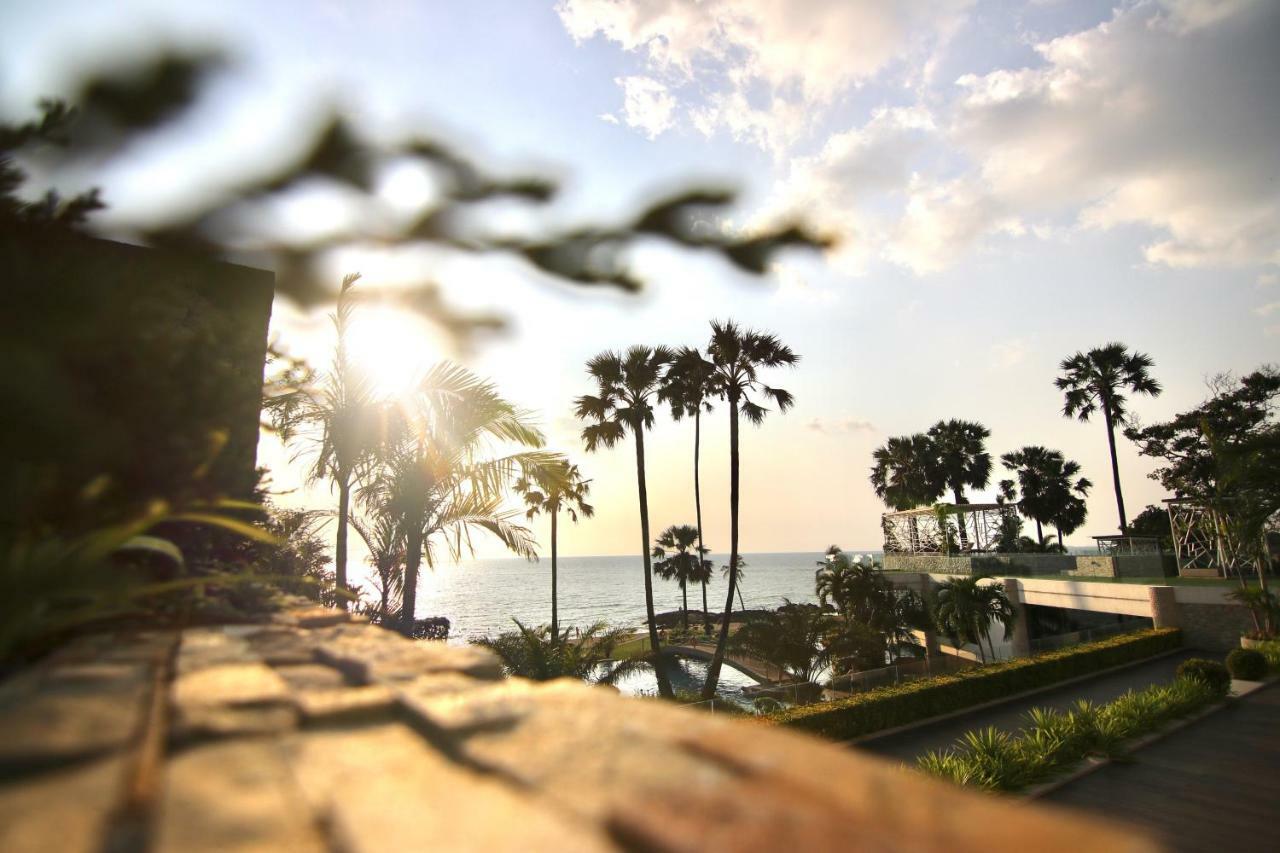 Luxurious Beachfront Pattaya Exterior photo