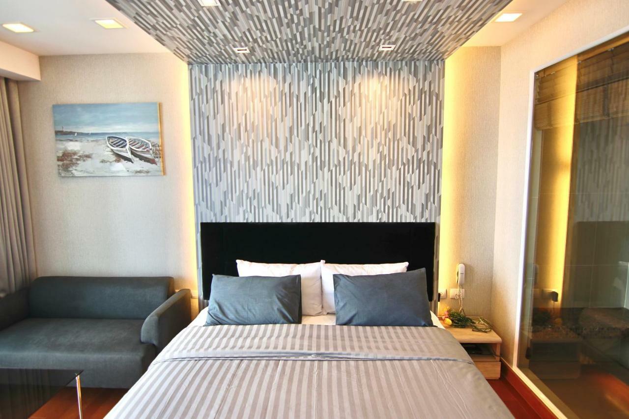Luxurious Beachfront Pattaya Exterior photo