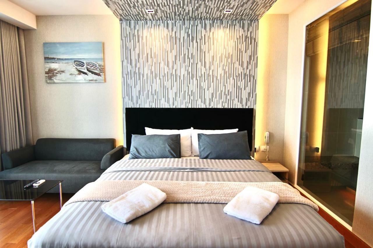 Luxurious Beachfront Pattaya Exterior photo