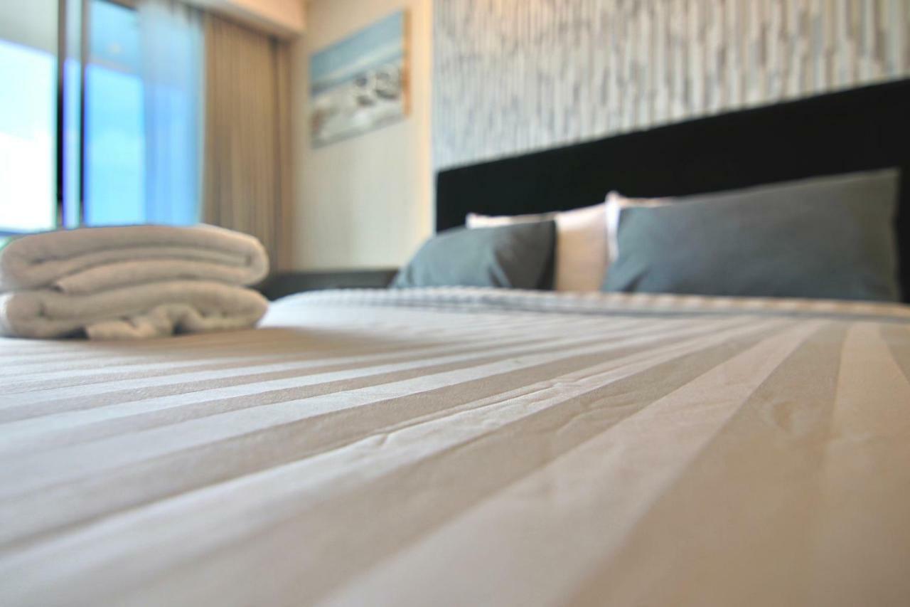 Luxurious Beachfront Pattaya Exterior photo